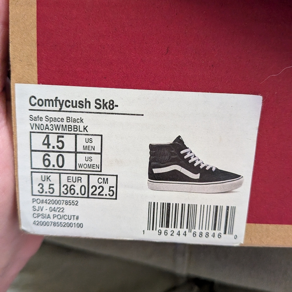 Converse Comfycush Sk8 Size 4.5
